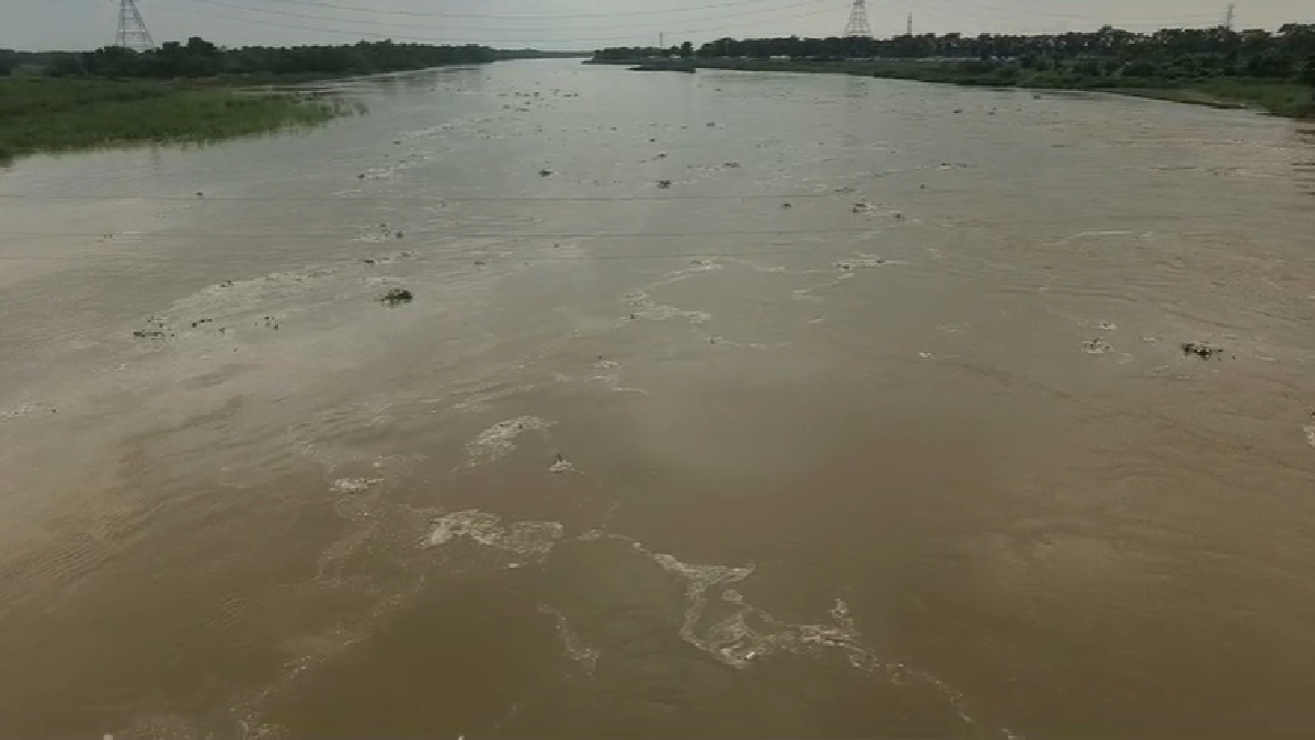 सीतामढ़ी में उफान पर बागमती नदी, बढ़ते जलस्तर से बाढ़ का खतरा गहराया